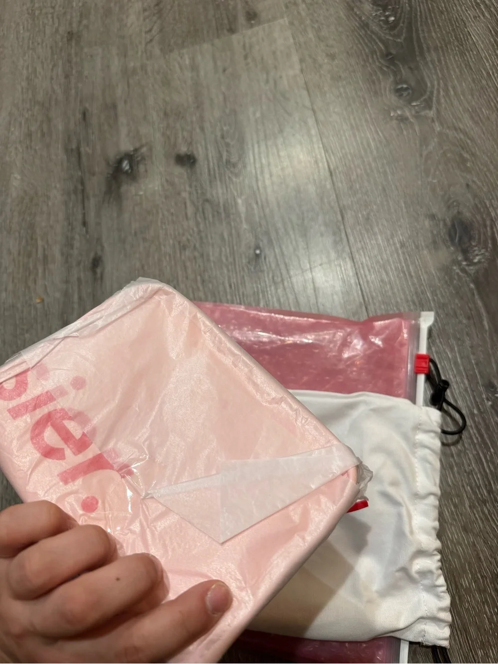 NWT Glossier mini beauty bag